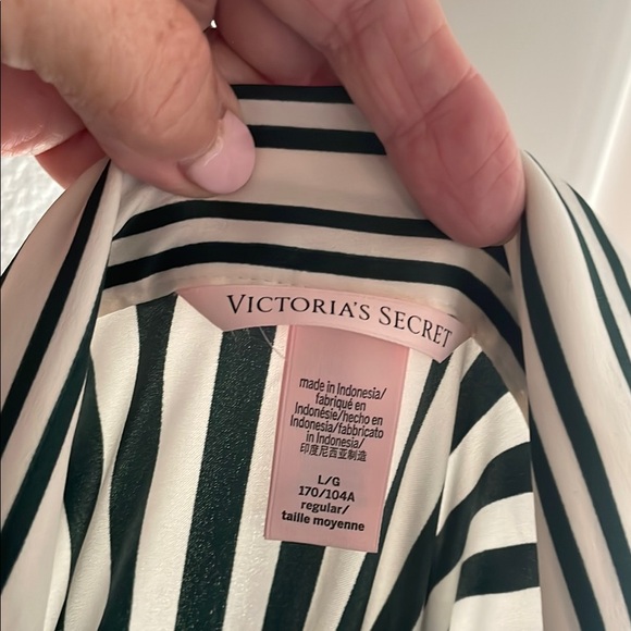 Victoria's Secret Green and White Pajama Set - Picture 2 of 4